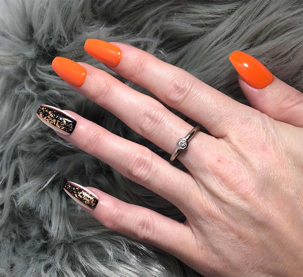2025 Summer Orange Gradient Nails That Shine