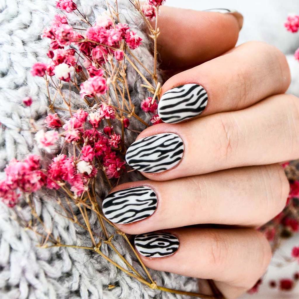 How to Do Zebra Print on Nails