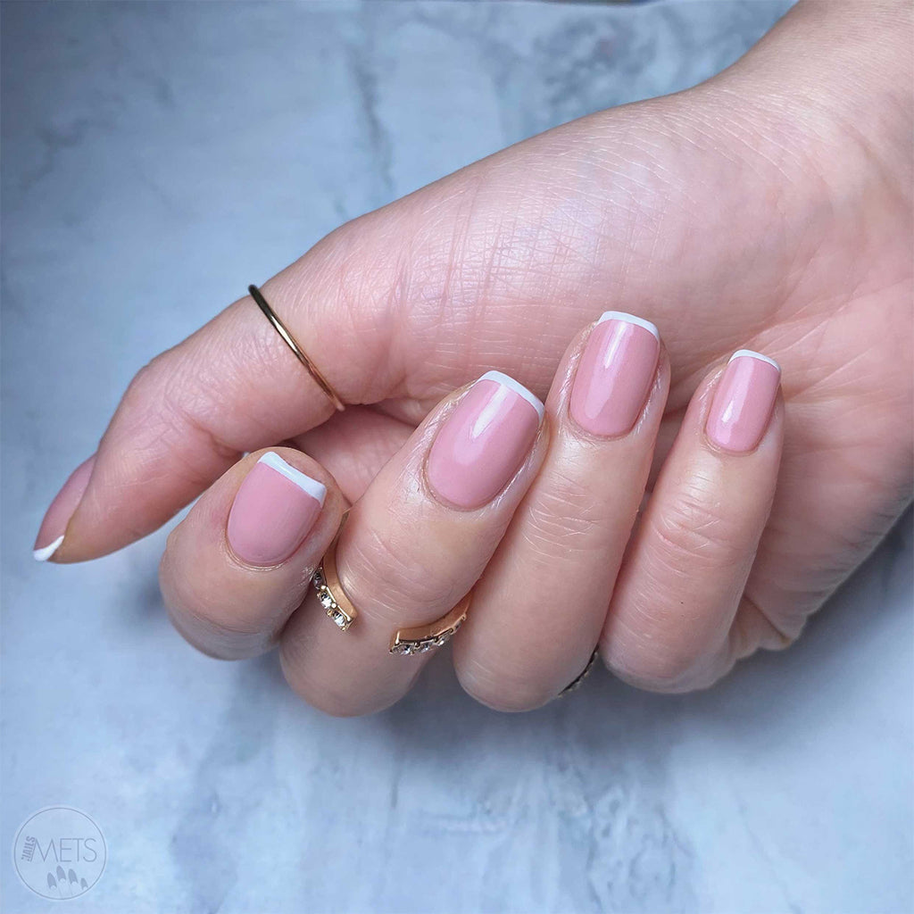 I want nails like this for my wedding. What do I ask for? Can this be done  with acrylic tips or polygel? I'm overwhelmed with the amount of nail  extension options nowadays.