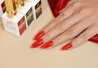 Taylor Swift’s Super Bowl Nails
