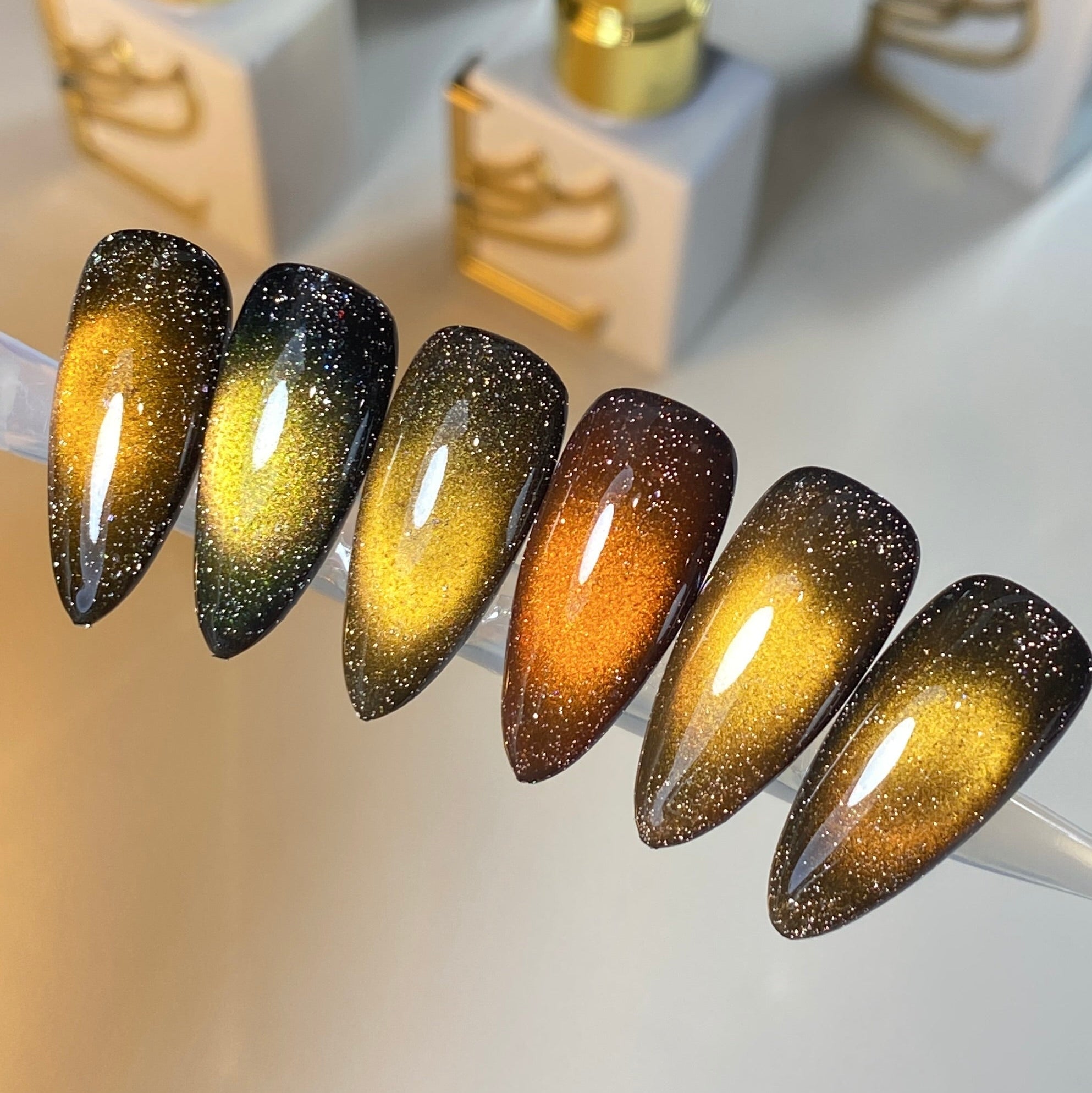 LAVIS Cat Eyes AC - 01 - Gel Polish 0.5 oz - Amber Crystal
