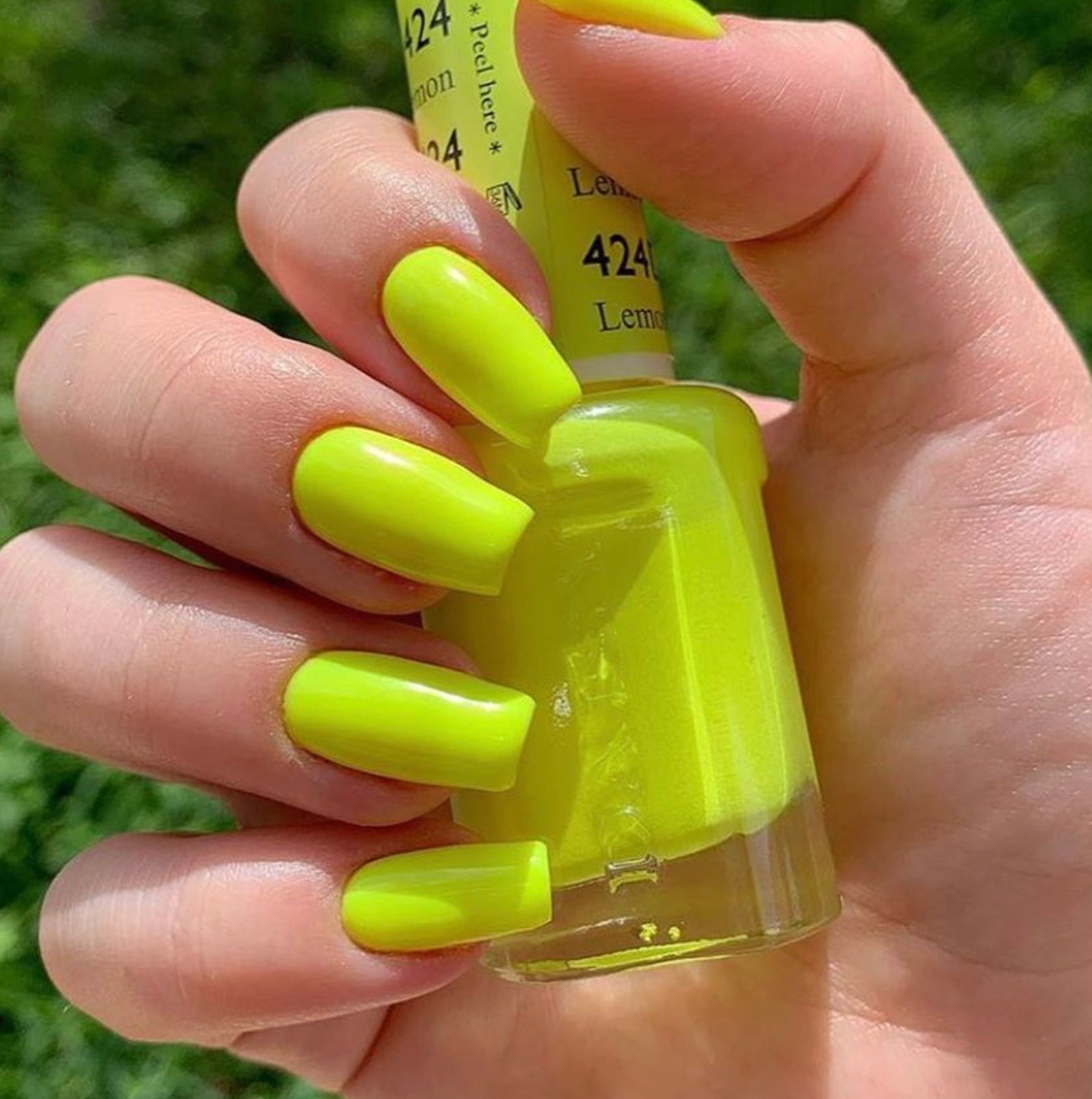 DND Gel Polish - 424 Yellow Colors - Lemon Juice