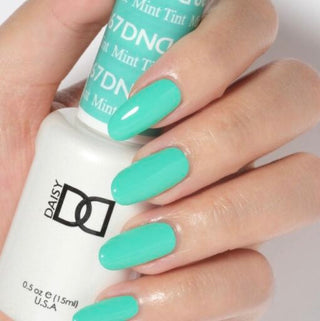 DND Gel Polish - 667 Green Colors - Mint Tint