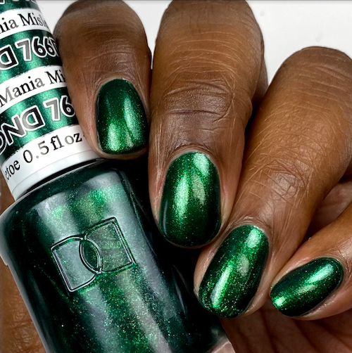 DND Gel Polish - 766 Green Colors - Mistletoe Mania