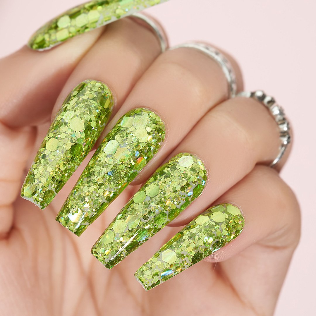 43 Gold Nail Designs For Your Next Trip to The Salon - StayGlam