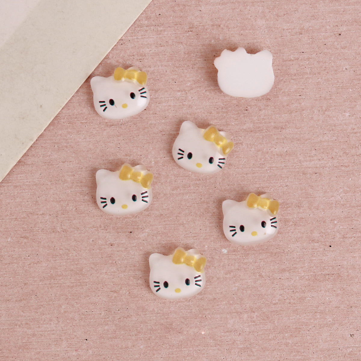 Hello Kitty Head Nail Charm